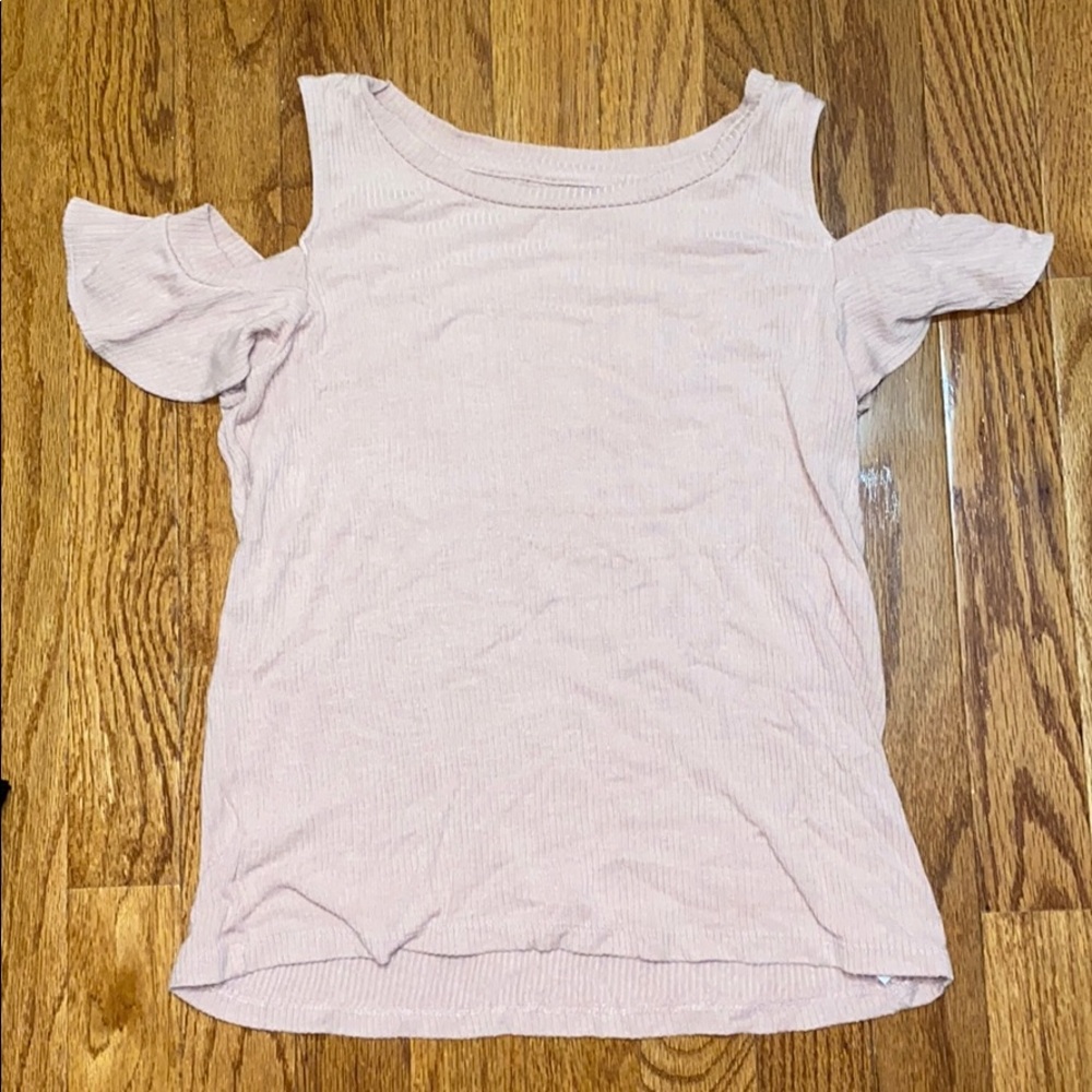 AE LIGHT PINK RIB OFF THE SHOULDER RUFFLE SHIRT